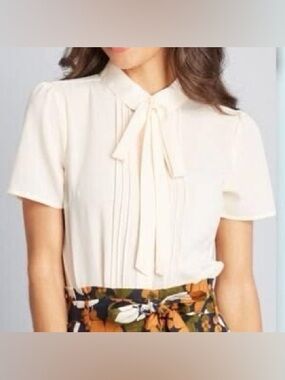 Modcloth Princess Highway Cream Button Down Pleated Bow Blouse